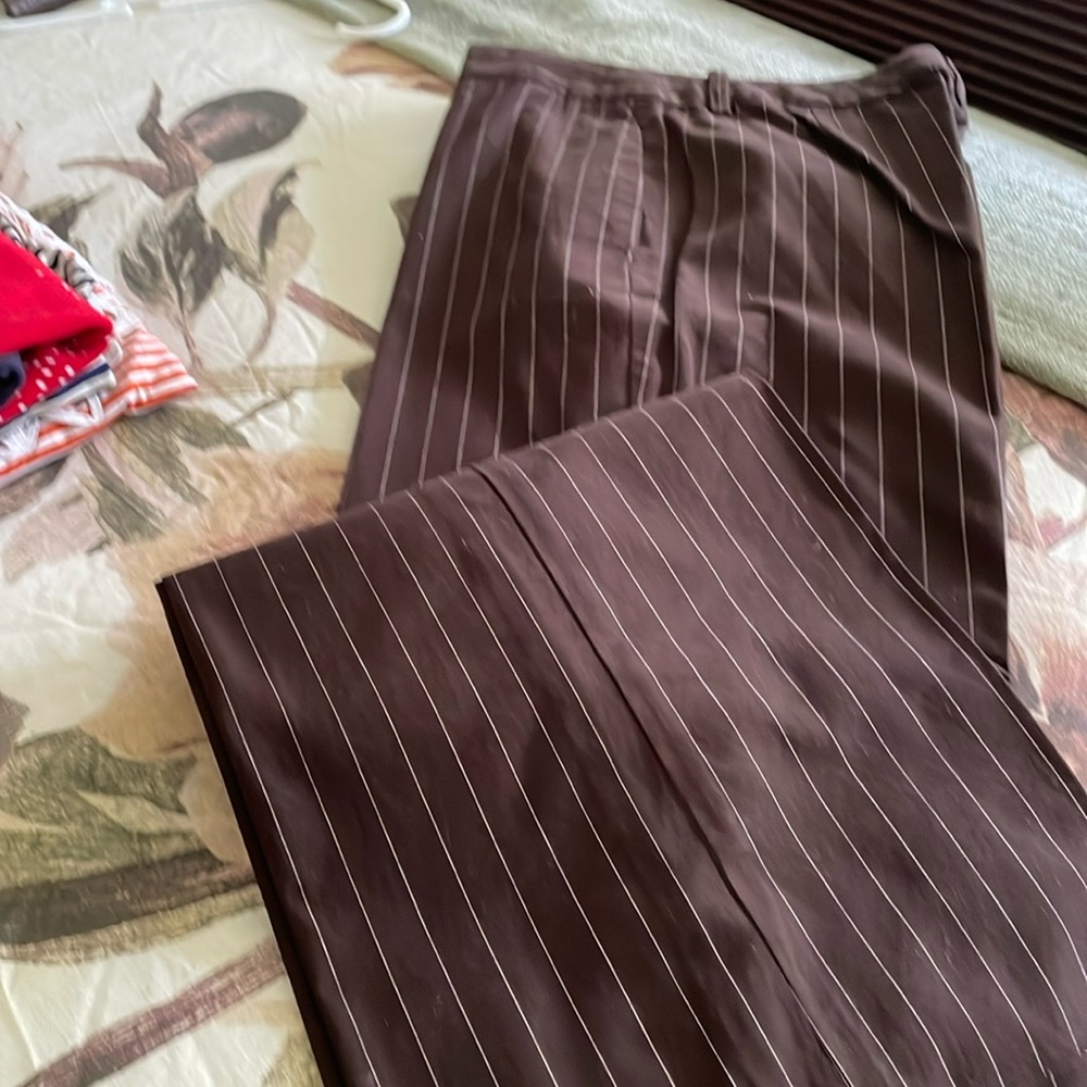 Wide leg cotton pants with pockets. It is a beautiful chocolate brown.